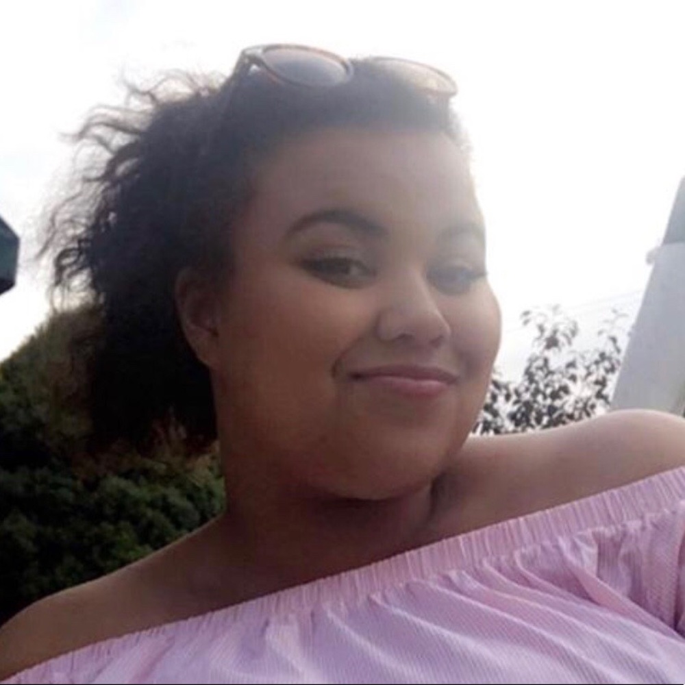 Meet your Posher, Kayla
